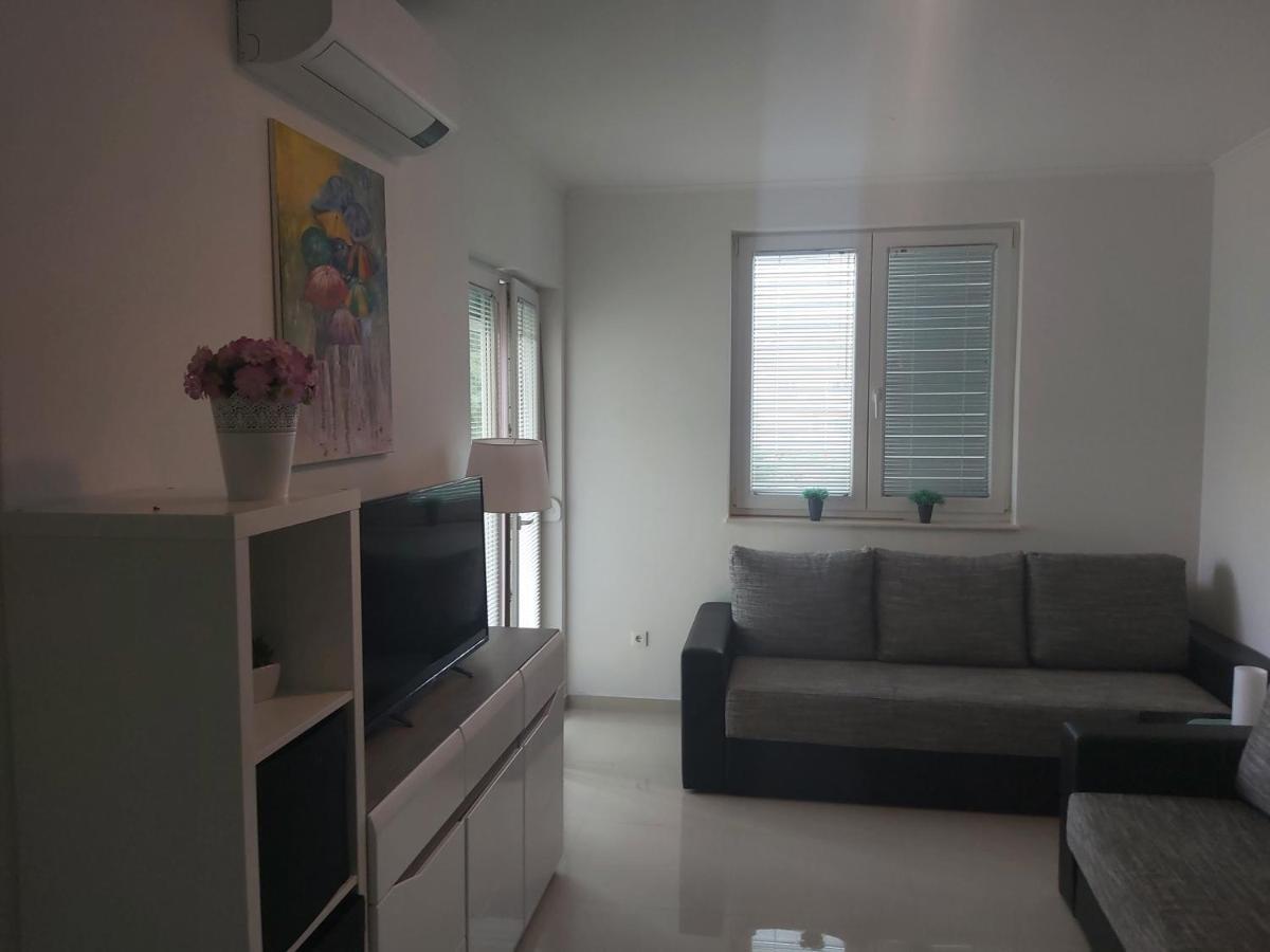 Apartment Adrijana Novalja Kültér fotó